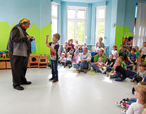 25.Namenstag Kita G&auml;nsebl&uuml;mchen Zauberer