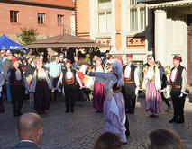 Tag der Regionen Folkloregruppe Bosnien