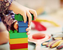 Kinderbetreuung Kinderh�nde Baukl�tze