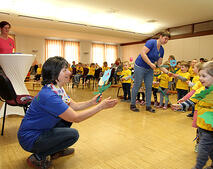 Bild vergr&ouml;&szlig;ern: 25. Dienstjubil�um Monika Sch�rfke Programm Kinder
