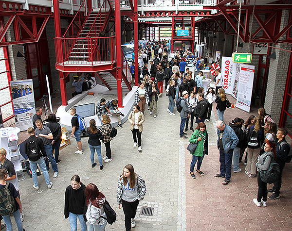 KickStart MINT Hallen Besucher