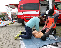 Bild vergr&ouml;&szlig;ern: Blaulichttag Herzdruckmassage