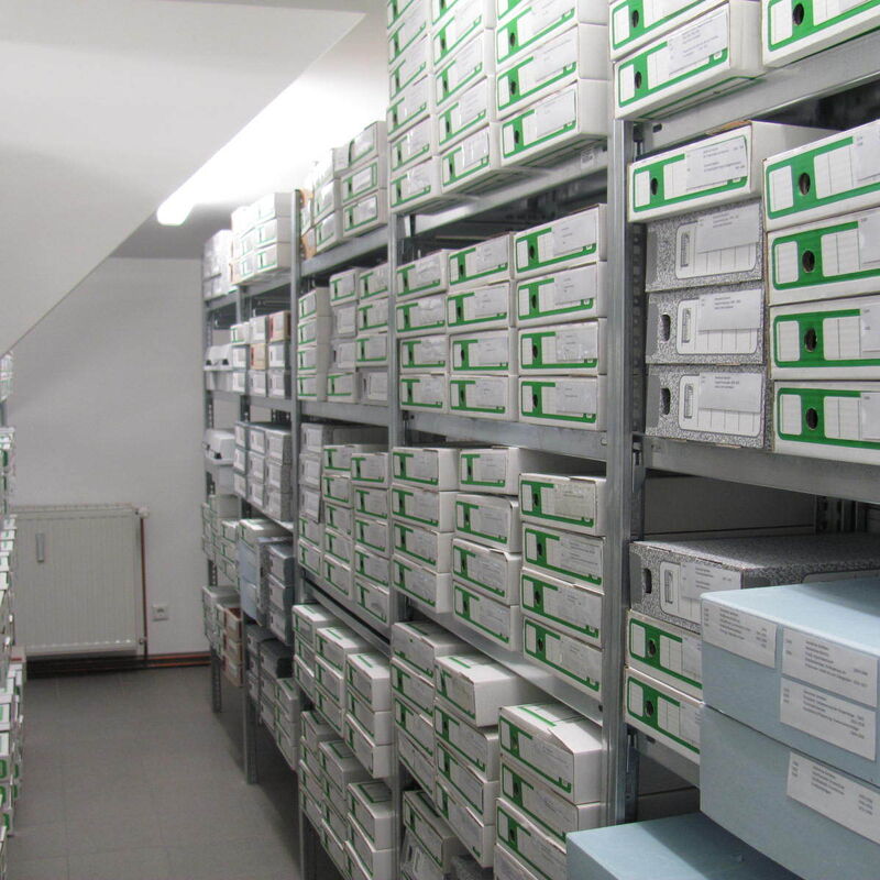 Bild vergr&ouml;&szlig;ern: Archiv_Ordnerregale