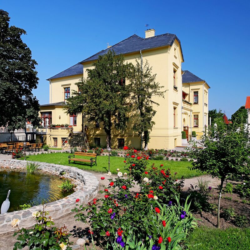 Bild vergr&ouml;&szlig;ern: B�rgerpark Villa Treppe Trauzimmer