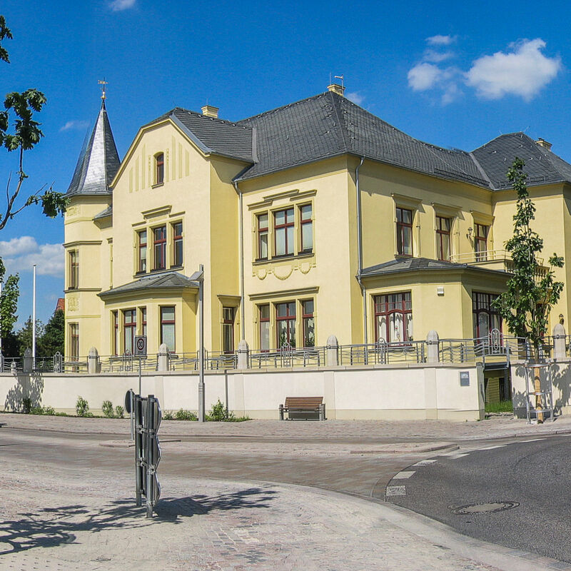 Bild vergr&ouml;&szlig;ern: Ansicht Breiteweg Villa