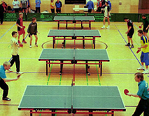 Foto/psk: Tischtennis-Klasse in der Mittellandhalle